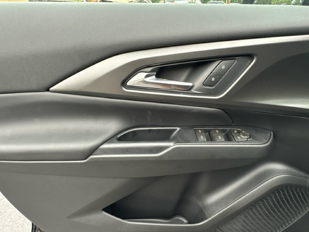 New 2026 Chevrolet Equinox EV LT FWD image 15