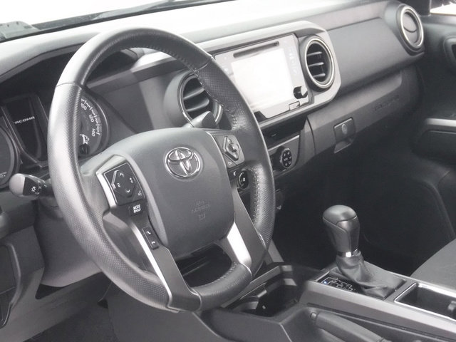 Used 2017 Toyota Tacoma TRD Sport image 22