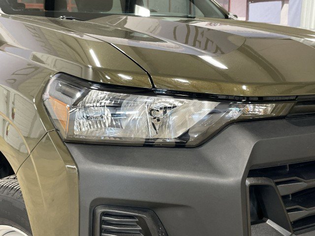 Used 2024 Chevrolet Colorado W/T image 10