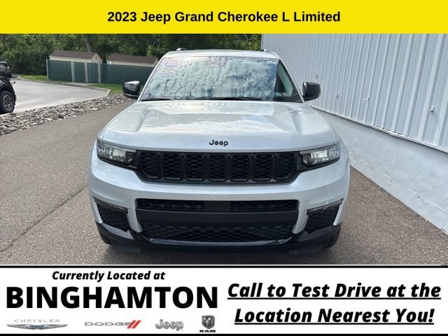 Used 2023 Jeep Grand Cherokee L Limited w/ Black Appearance Package AWD/4WD image 2