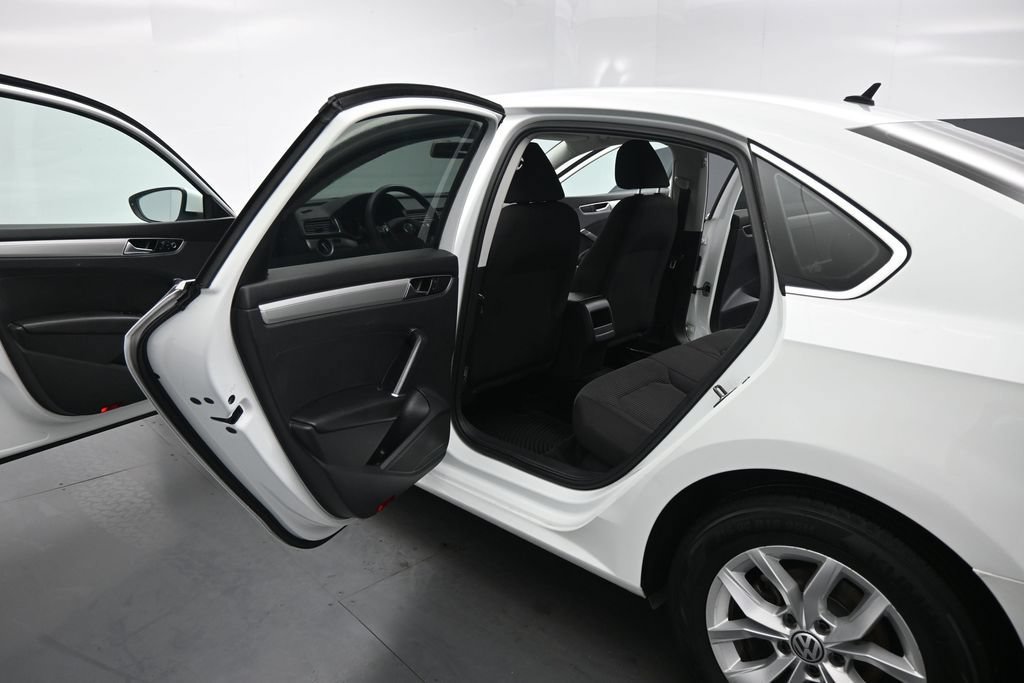 Used 2017 Volkswagen Passat 1.8T S FWD image 19