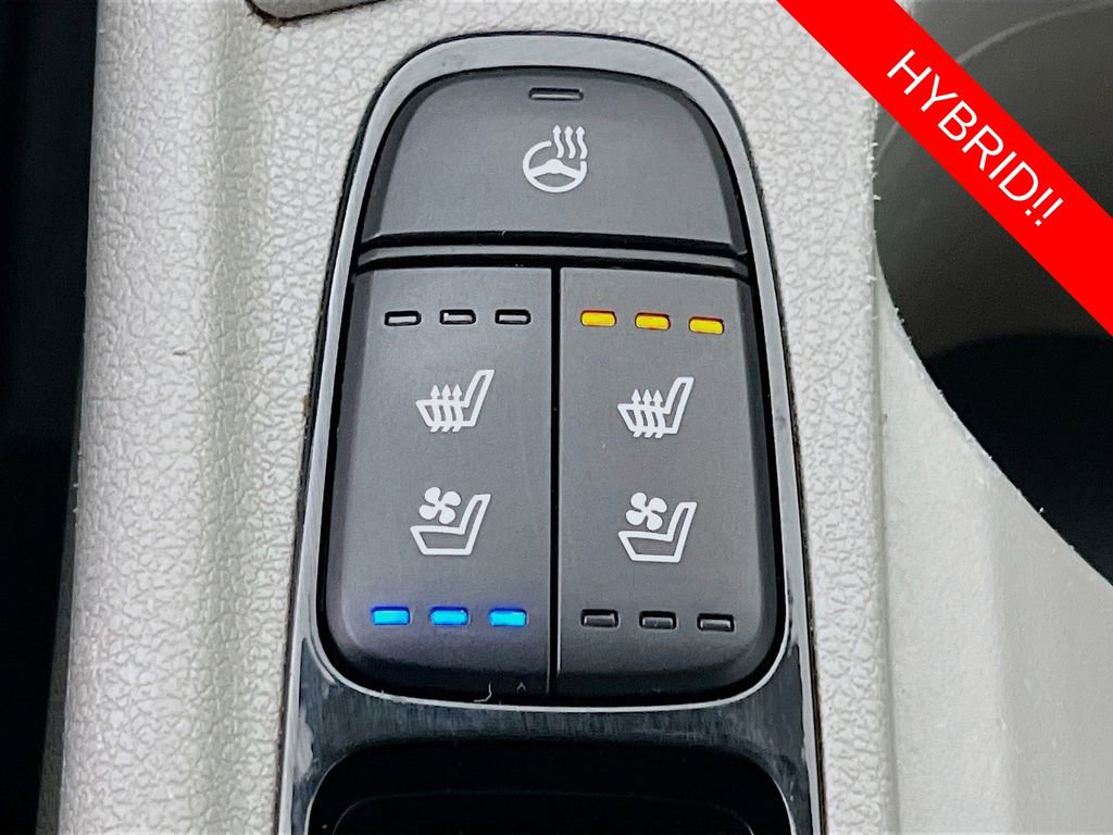 Certified 2017 Kia Niro Touring image 22