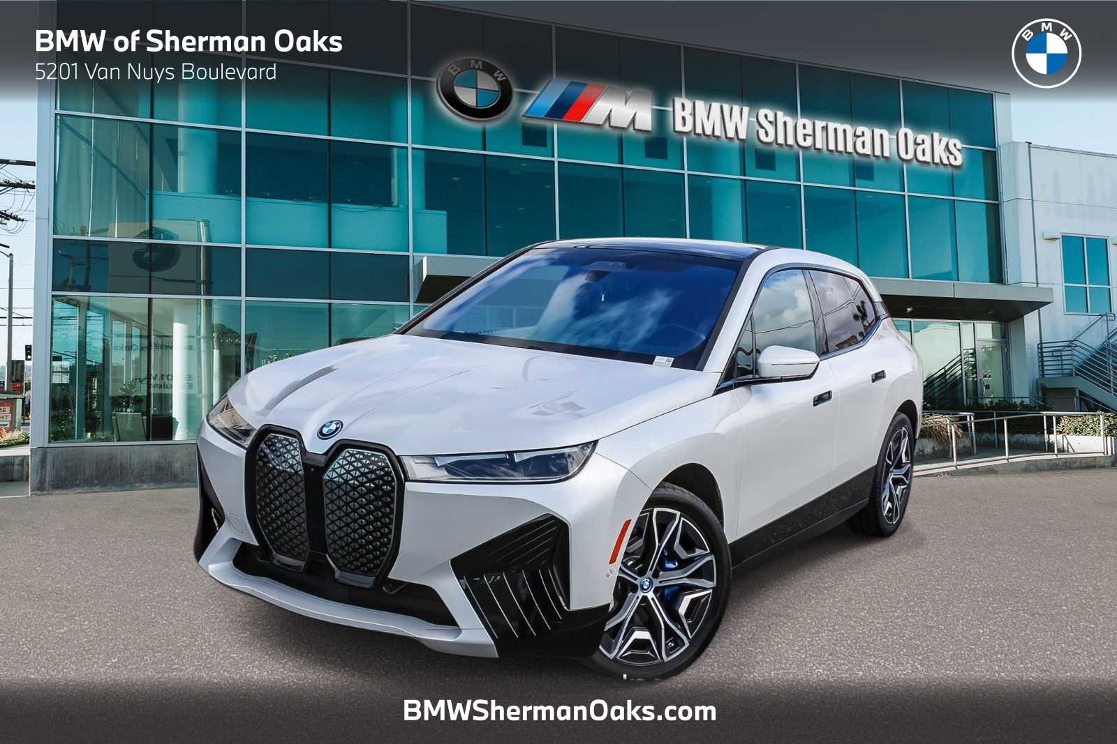 Certified 2024 BMW iX xDrive50 w/ Premium Package AWD/4WD image 1