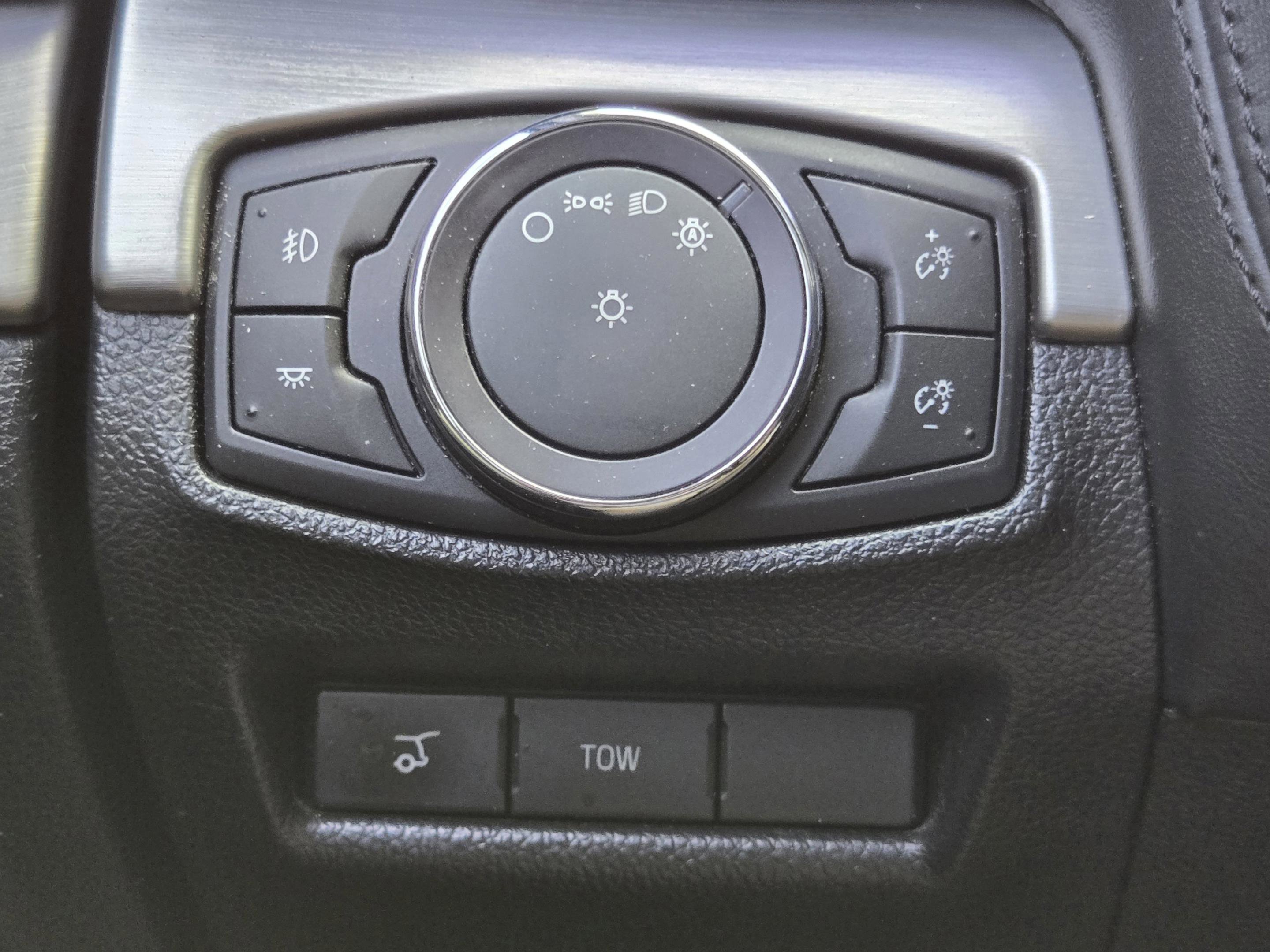 Used 2017 Ford Explorer Platinum AWD/4WD image 18