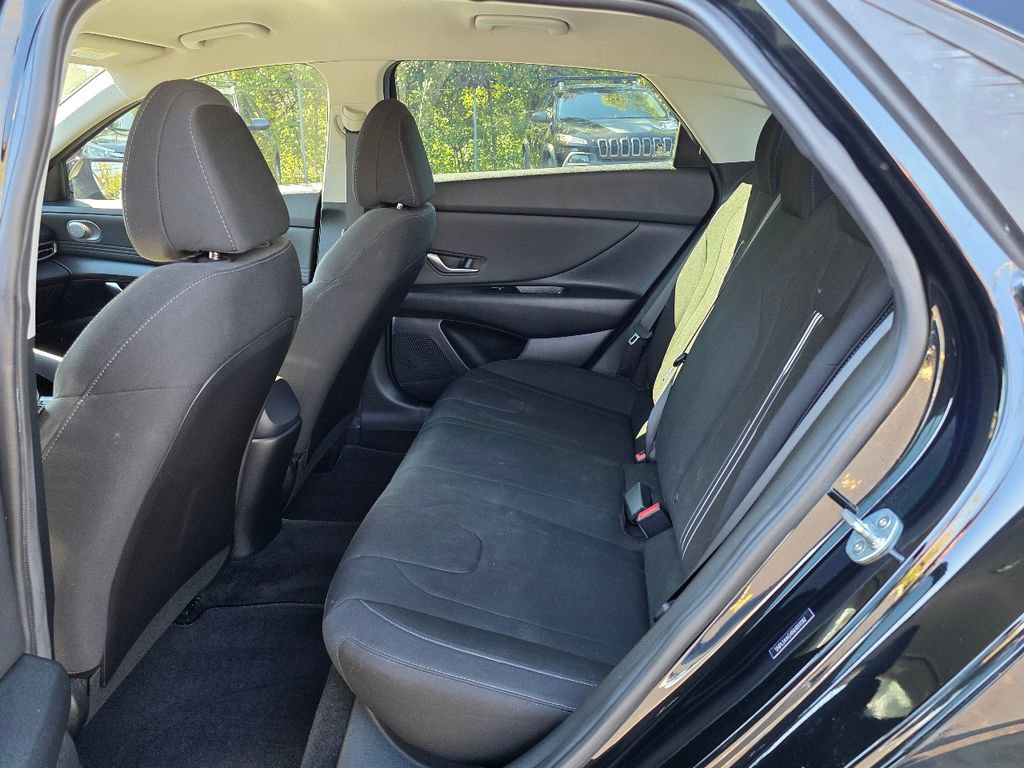 Used 2022 Hyundai Elantra SEL w/ Convenience Package image 31