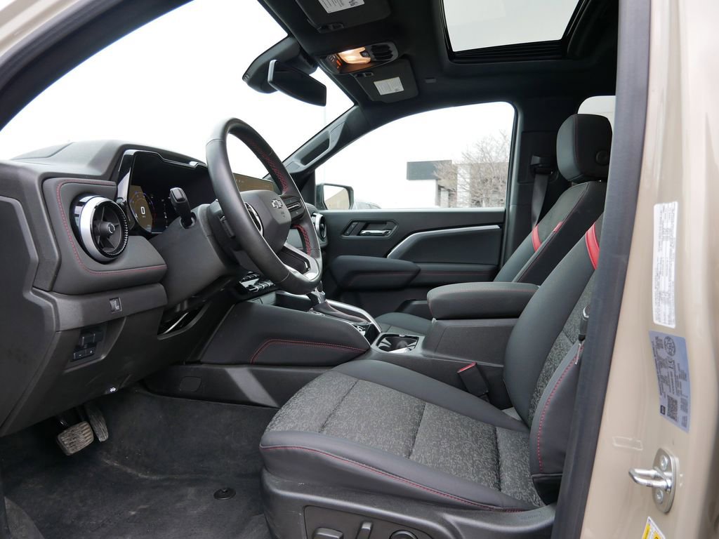 Used 2023 Chevrolet Colorado Z71 w/ Z71 Convenience Package 2 AWD/4WD image 15