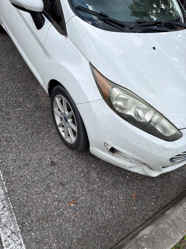 Used 2015 Ford Fiesta SE w/ Equipment Group 201A FWD image 9