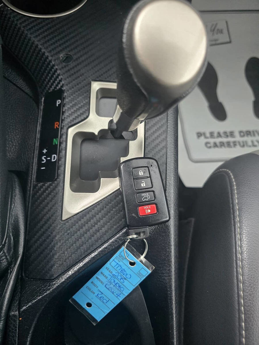 Used 2015 Toyota RAV4 Limited image 45