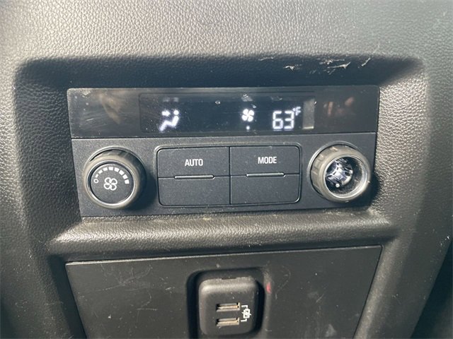 Used 2019 Chevrolet Traverse LT w/ LPO, Blackout Package image 20