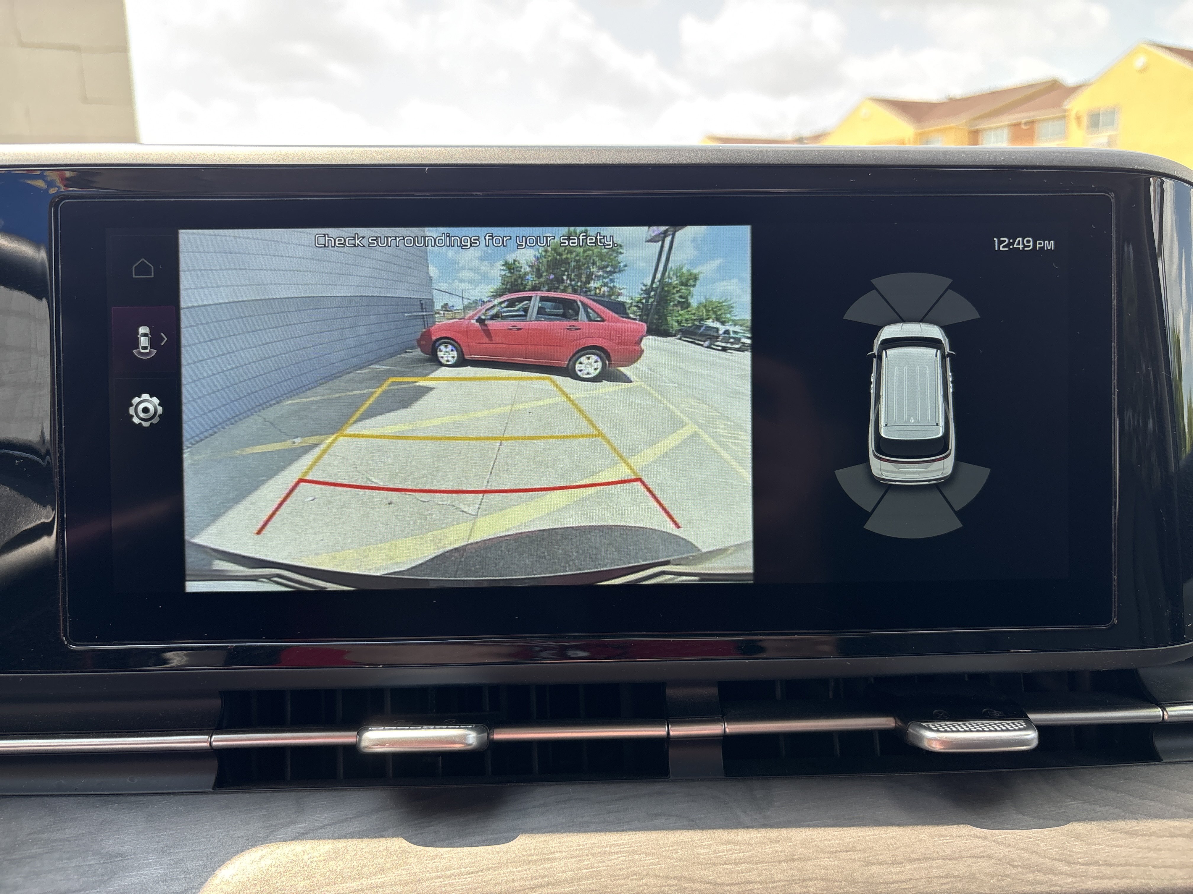 Used 2024 Kia Carnival EX FWD image 12