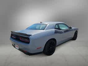 Used 2022 Dodge Challenger R/T w/ T/A Package image 9