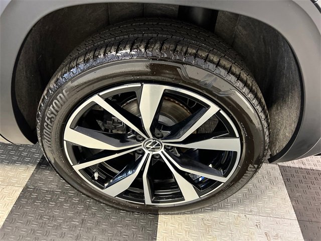 Certified 2025 Volkswagen Atlas Cross Sport SEL Premium R-Line image 16