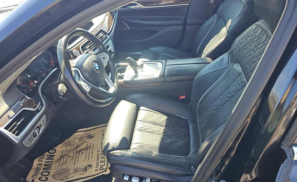 Used 2022 BMW 750i xDrive w/ Executive Package AWD/4WD image 5