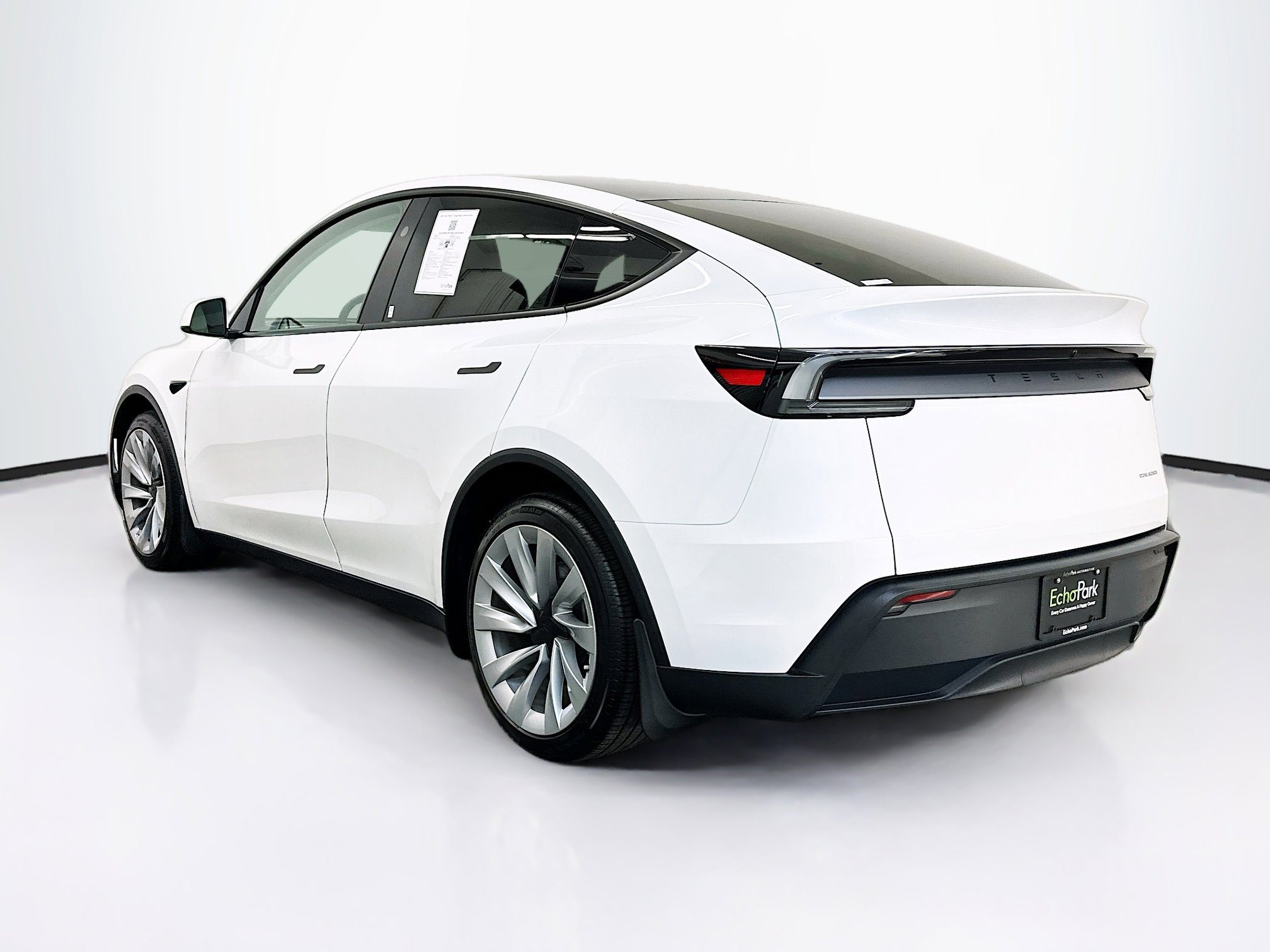 Used 2026 Tesla Model Y AWD image 5