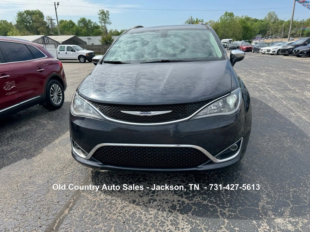 Used 2020 Chrysler Pacifica Limited FWD image 3