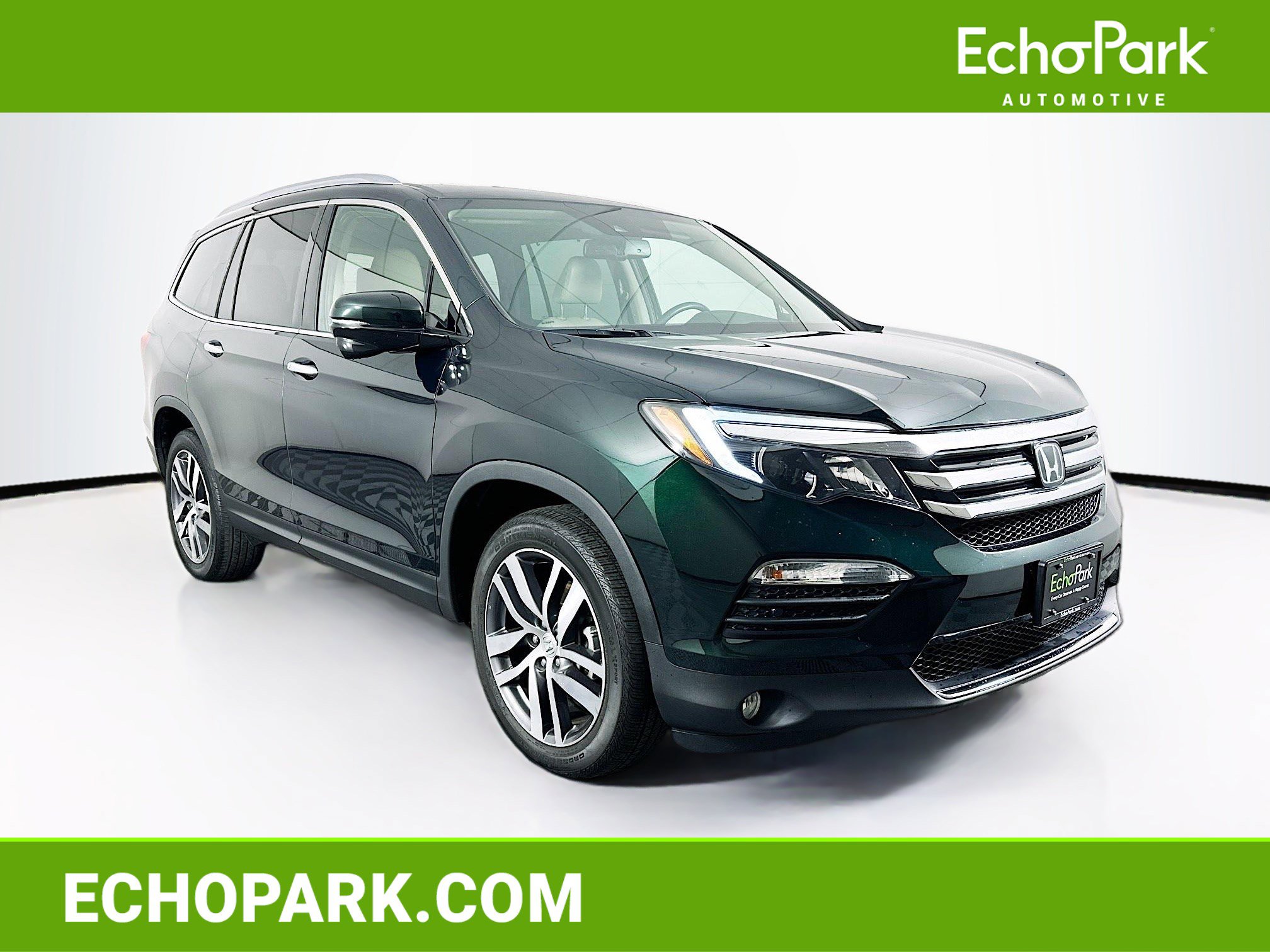Used 2017 Honda Pilot Touring image 1