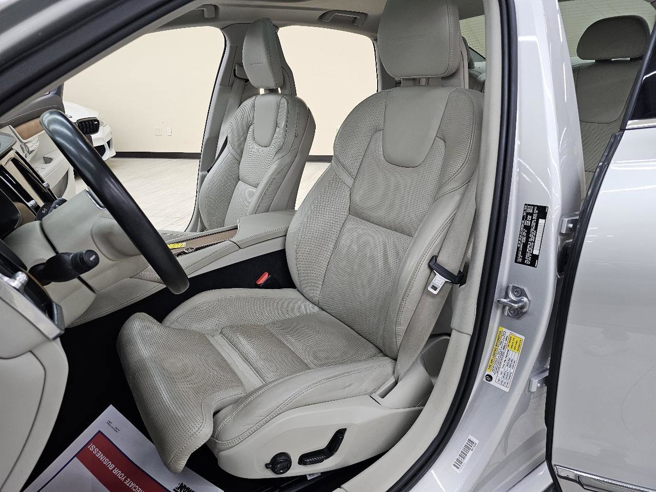 Used 2017 Volvo S90 T6 Inscription w/ Vision Package image 18