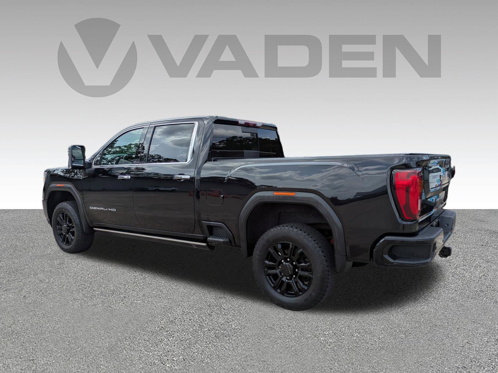 Used 2023 GMC Sierra 3500 Denali w/ Denali Black Diamond Edition AWD/4WD image 28