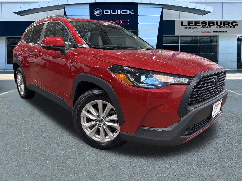 Used 2023 Toyota Corolla Cross LE image 1