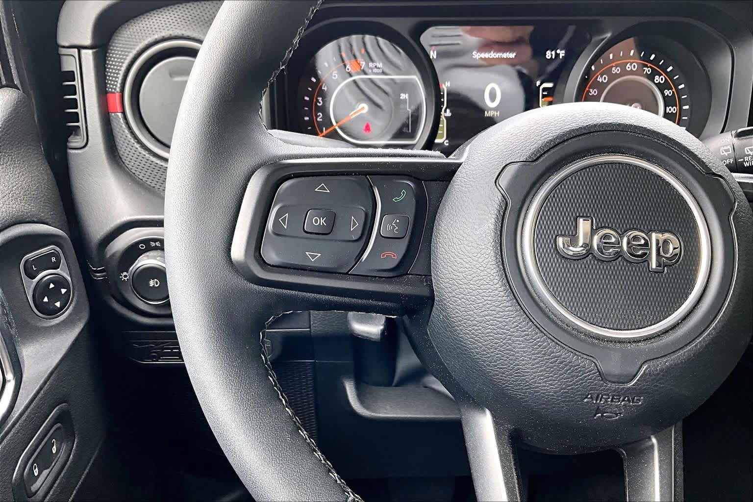 Used 2025 Jeep Wrangler Rubicon AWD/4WD image 24