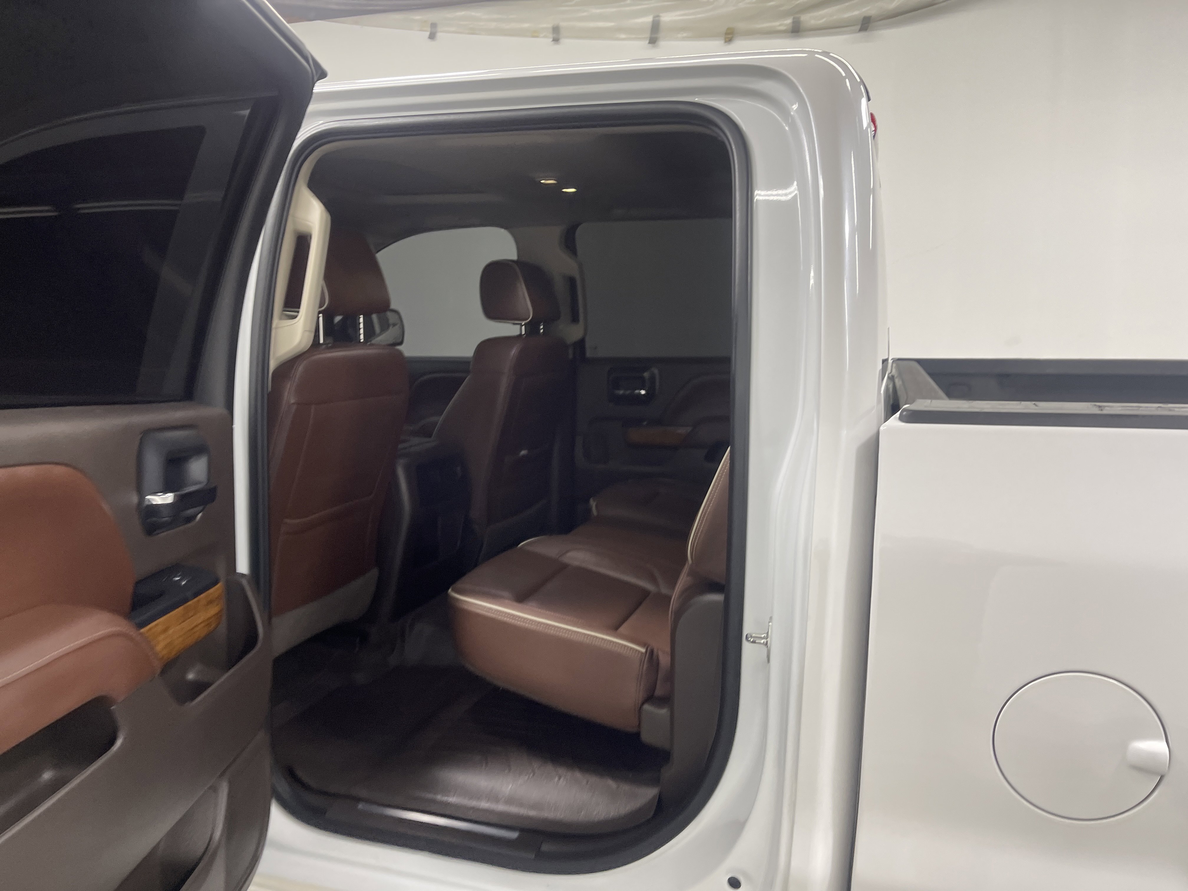 Used 2016 Chevrolet Silverado 1500 High Country w/ High Country Premium Package image 13