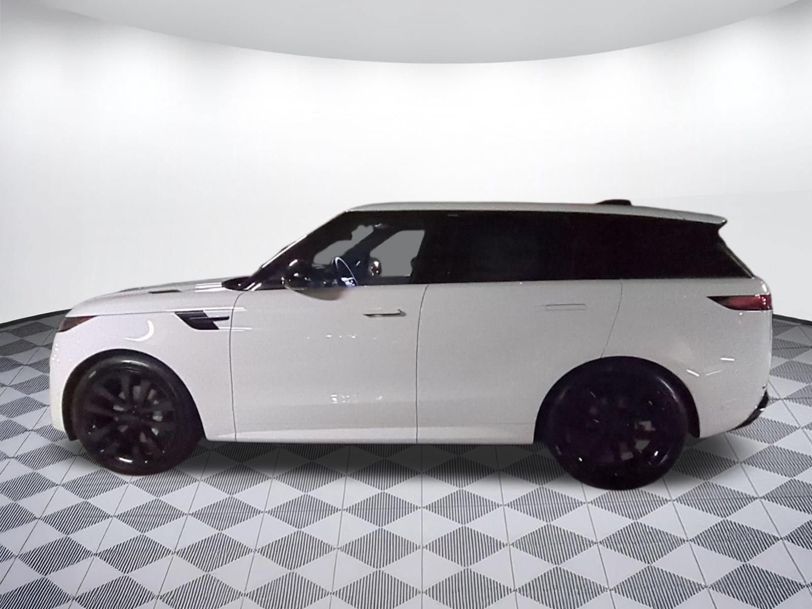 New 2026 Land Rover Range Rover Sport Dynamic SE AWD/4WD image 2