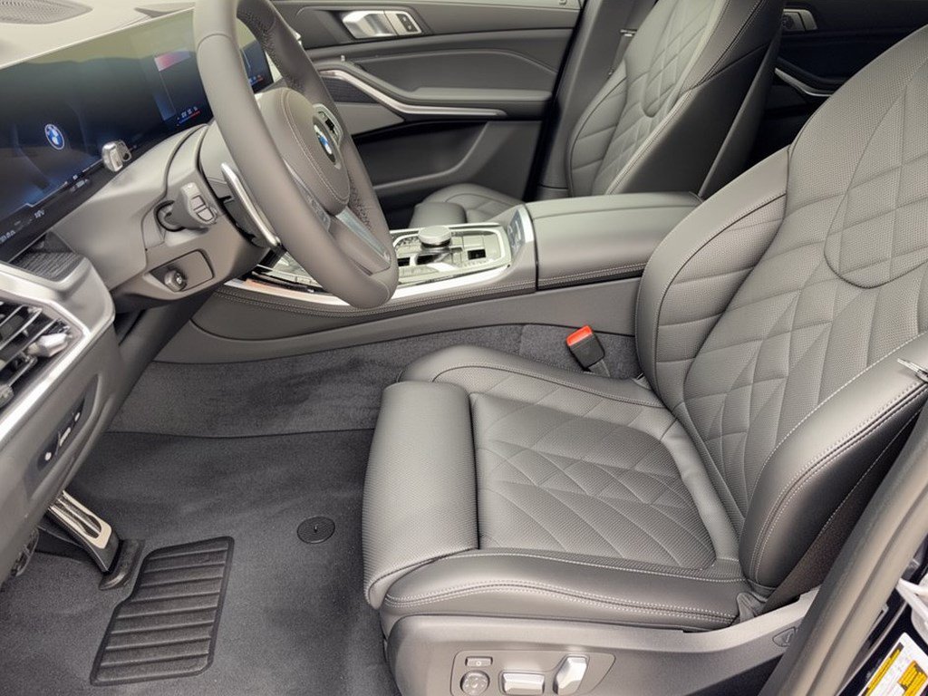 New 2026 BMW X5 xDrive40i w/ M Sport Package AWD/4WD image 5