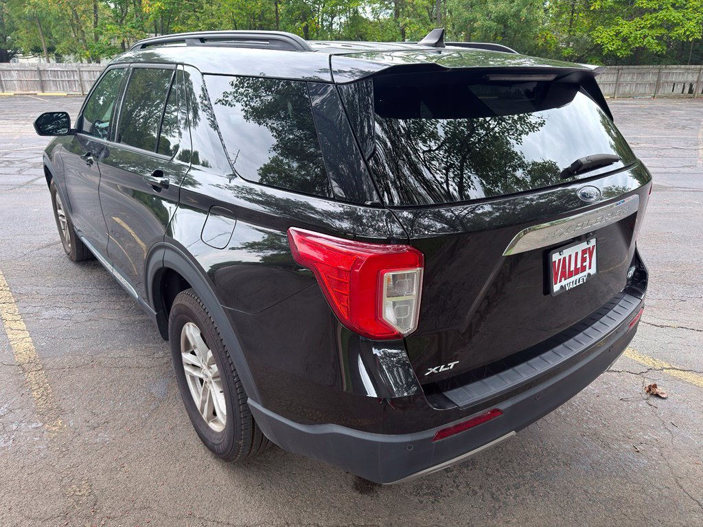 Used 2023 Ford Explorer XLT w/ Equipment Group 202A AWD/4WD image 14