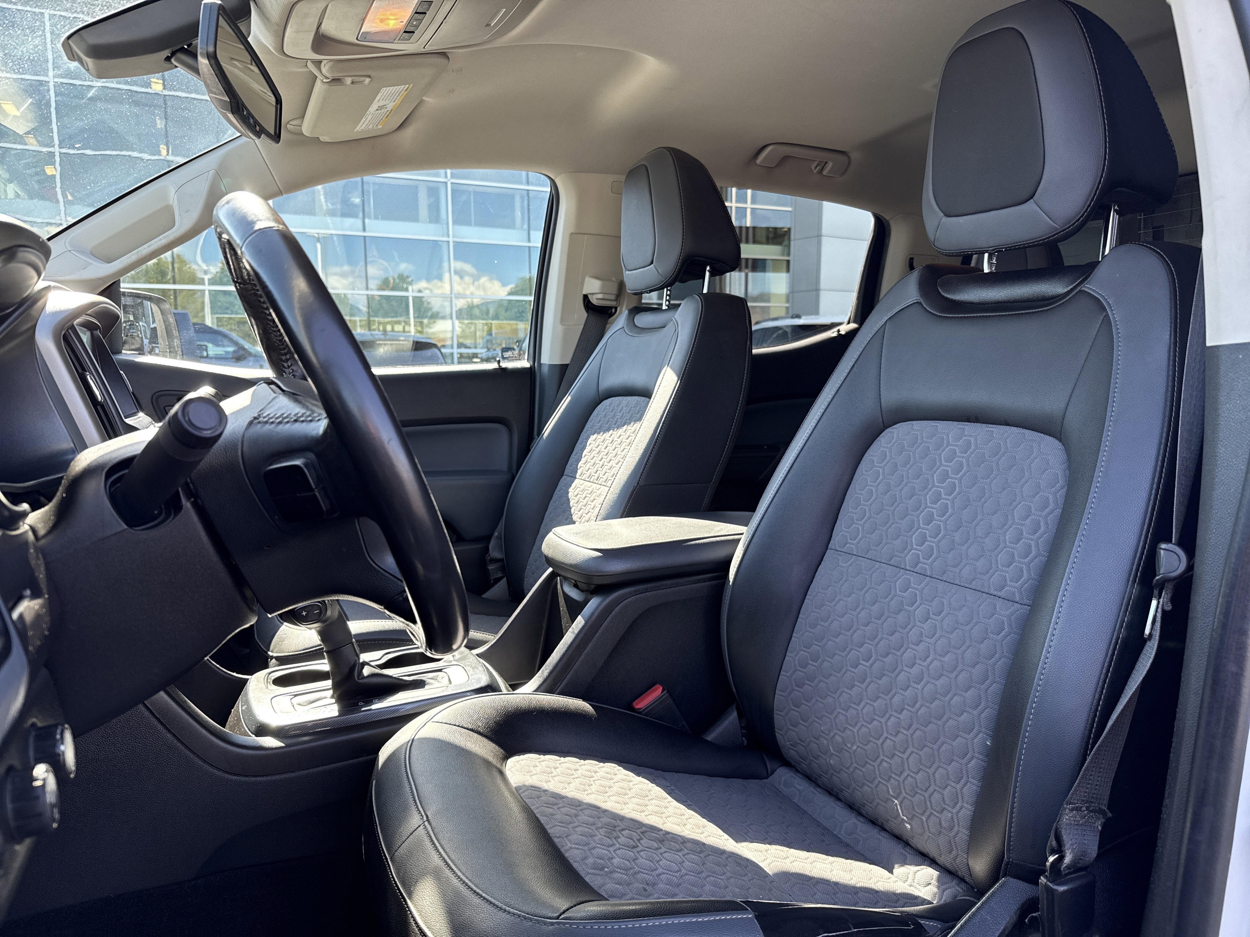 Used 2017 Chevrolet Colorado Z71 AWD/4WD image 13