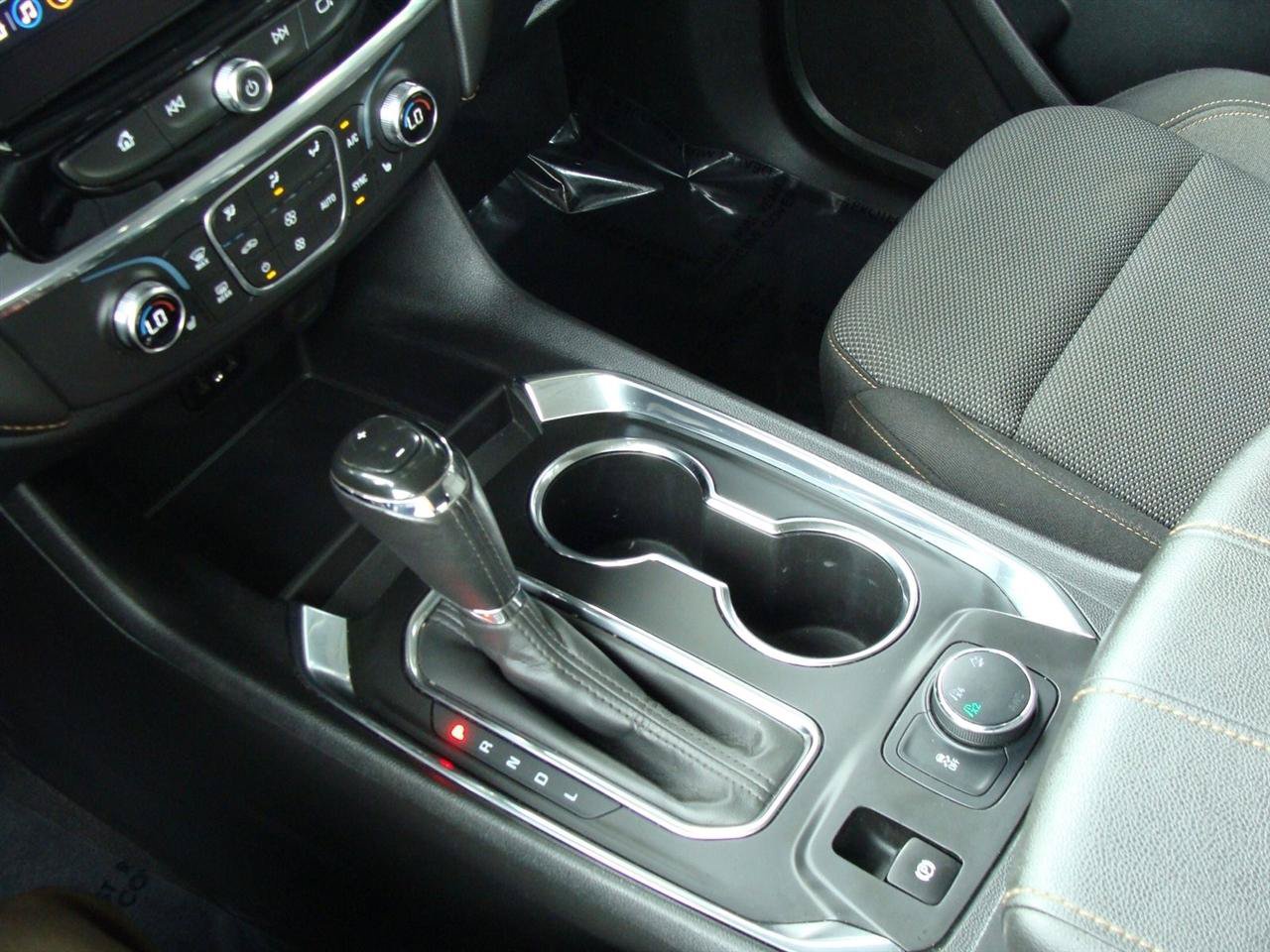 Used 2020 Chevrolet Traverse LT AWD/4WD image 17