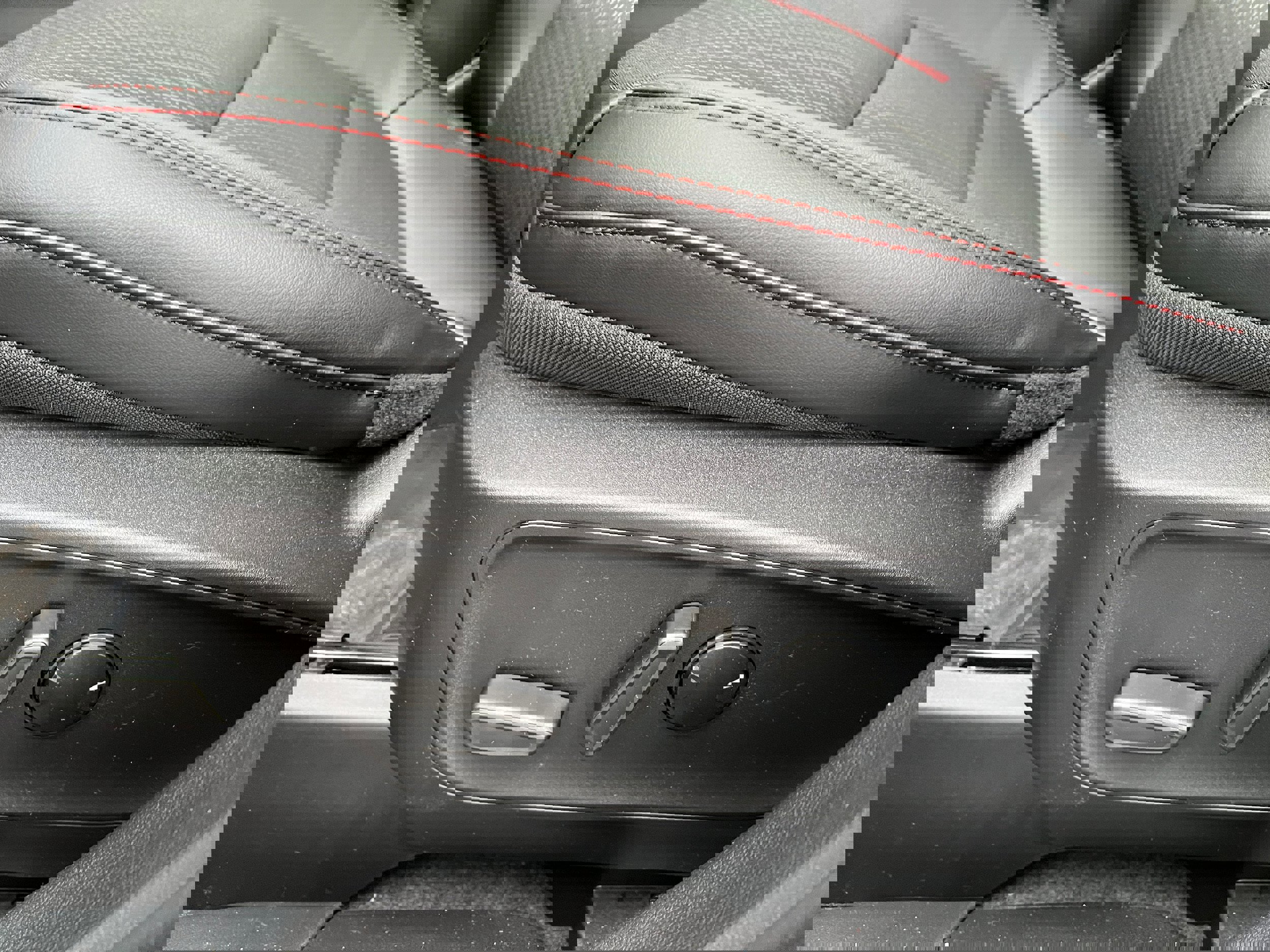 New 2026 Ford Escape ST-Line Select w/ Tech Pack #2 image 10