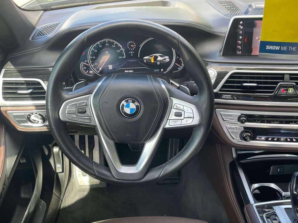 Used 2019 BMW 750i xDrive w/ Autobahn Package AWD/4WD image 13