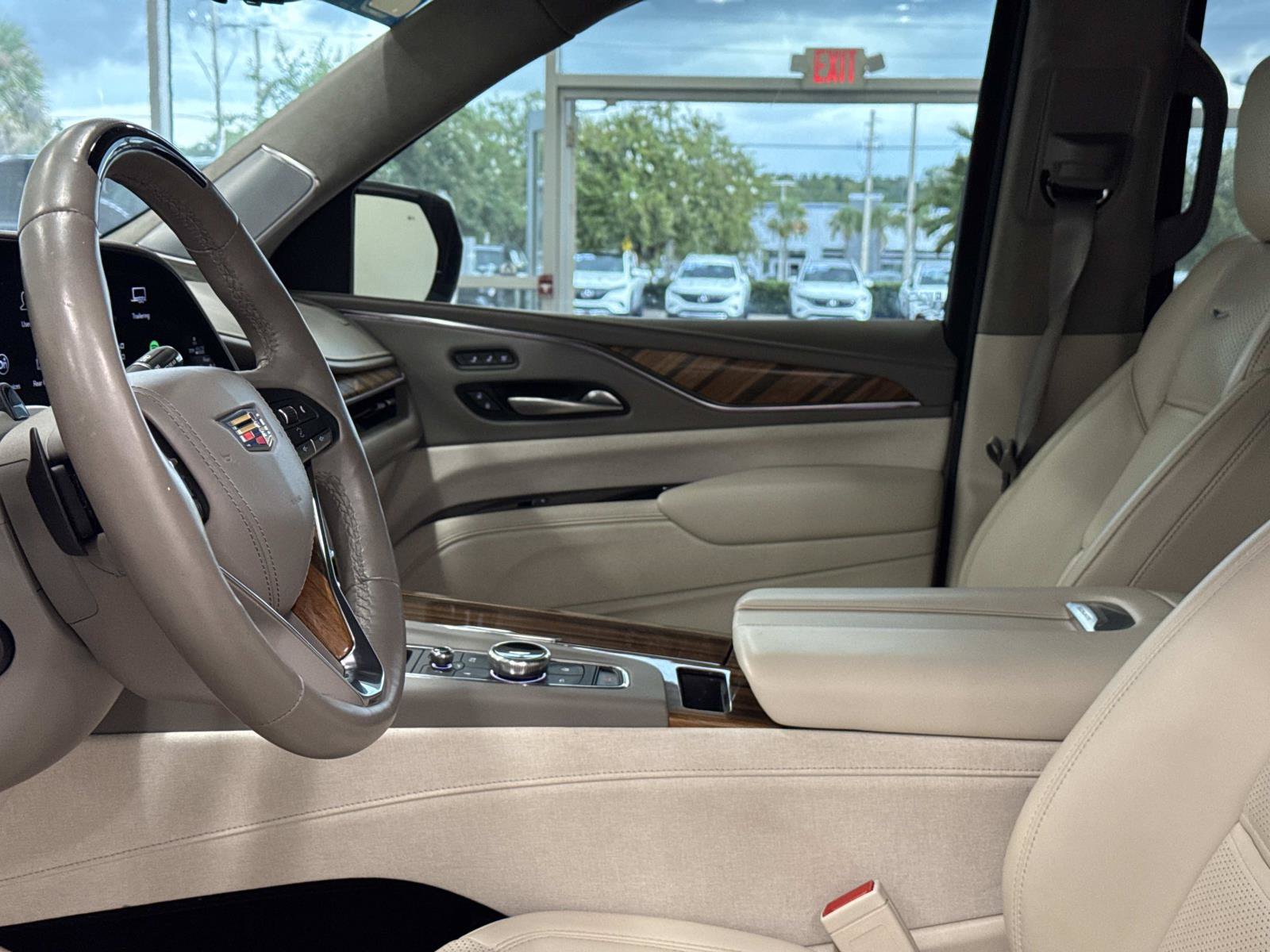Used 2024 Cadillac Escalade Sport Platinum AWD/4WD image 14