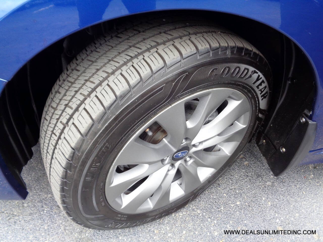 Used 2017 Subaru Legacy 2.5i Premium w/ Moonroof Package AWD/4WD image 7