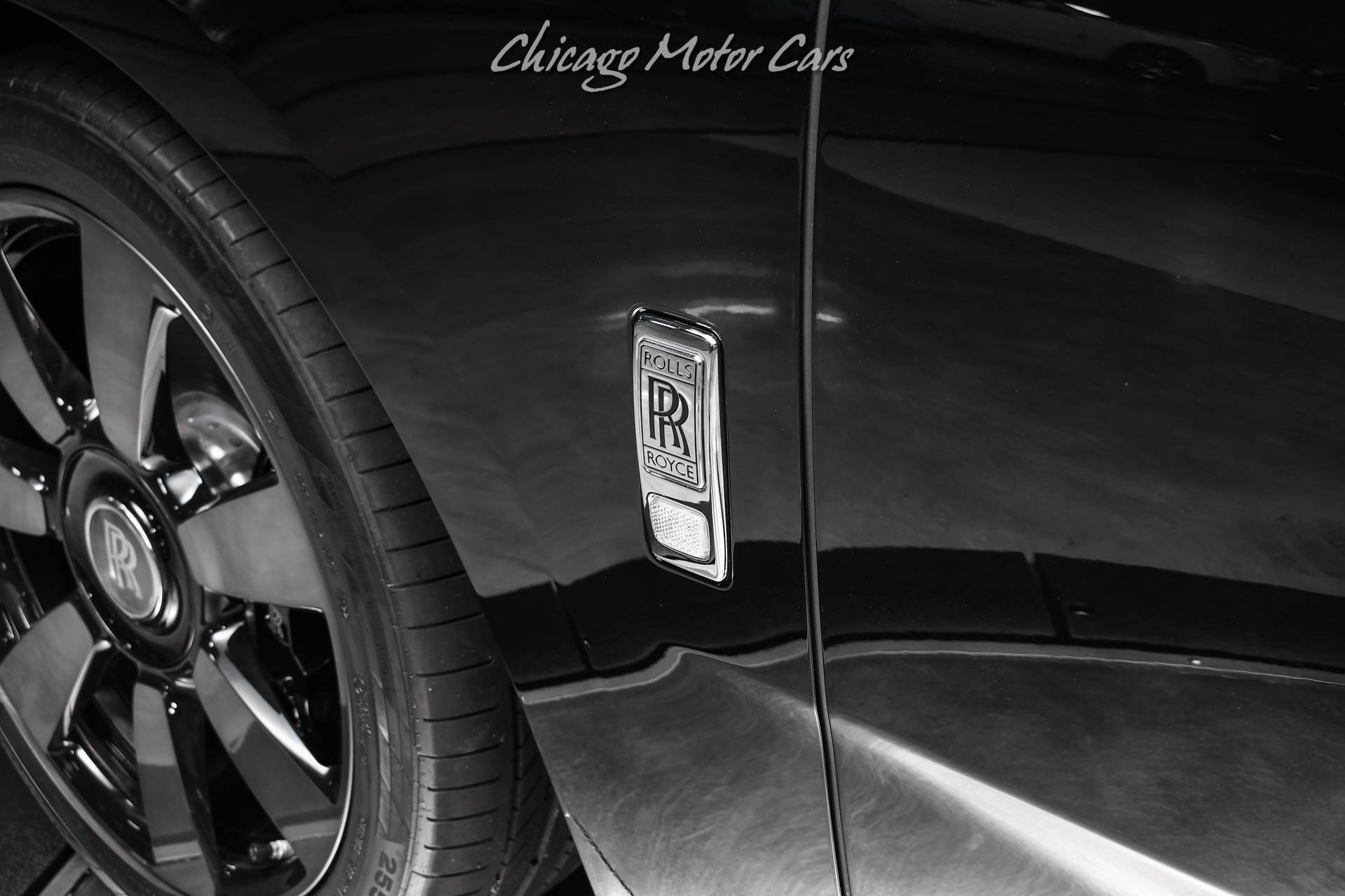 Used 2023 Rolls-Royce Cullinan w/ Cullinan Package image 43