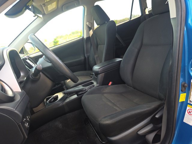 Used 2017 Toyota RAV4 LE w/ Carpet Mat Package FWD image 20