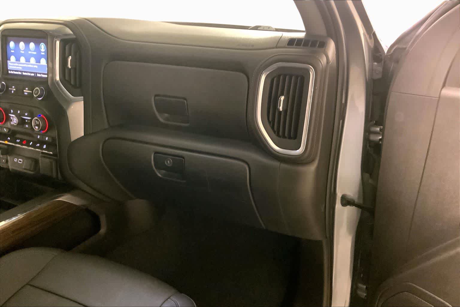 Used 2021 Chevrolet Silverado 1500 LT Trail Boss w/ LT Trail Boss Premium Package AWD/4WD image 18