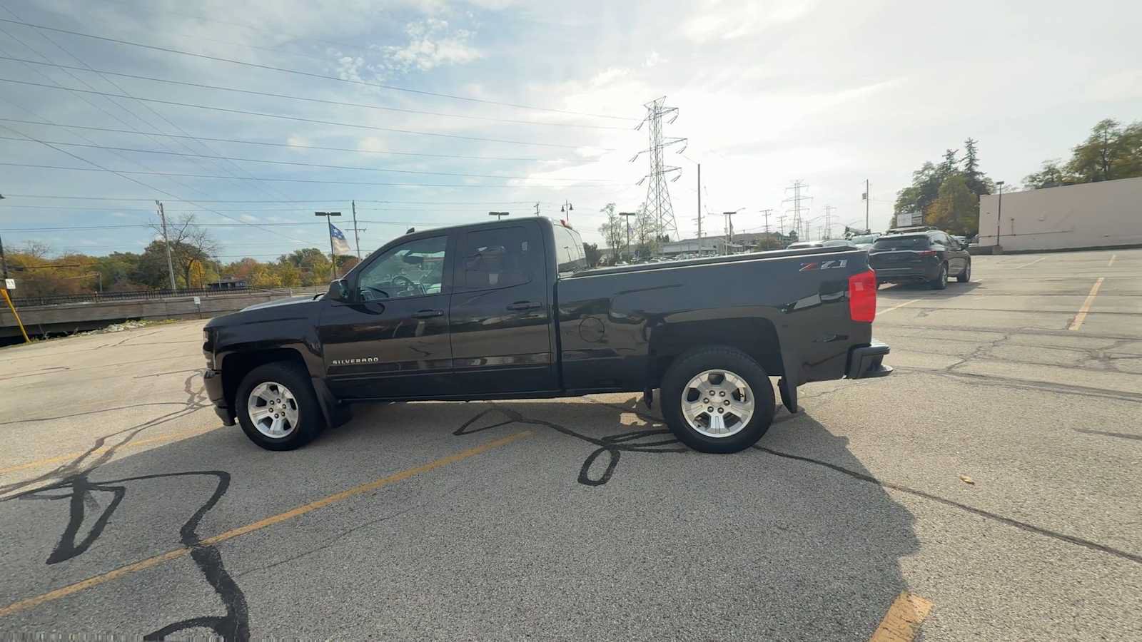 Certified 2019 Chevrolet Silverado 1500 LT w/ All Star Edition AWD/4WD image 6
