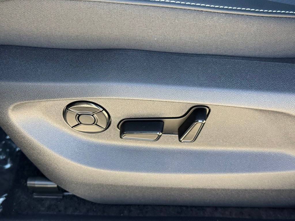 New 2026 Volkswagen Tiguan SE R-Line image 13