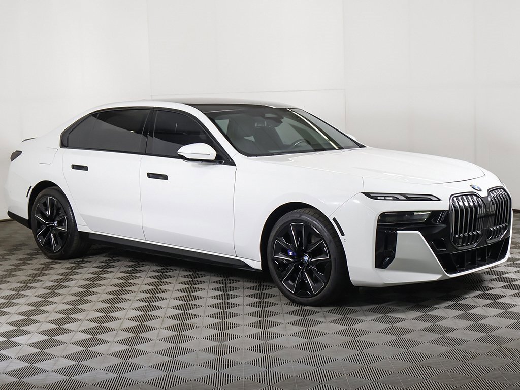 Used 2023 BMW 760i xDrive w/ Parking Assistance Package image 2