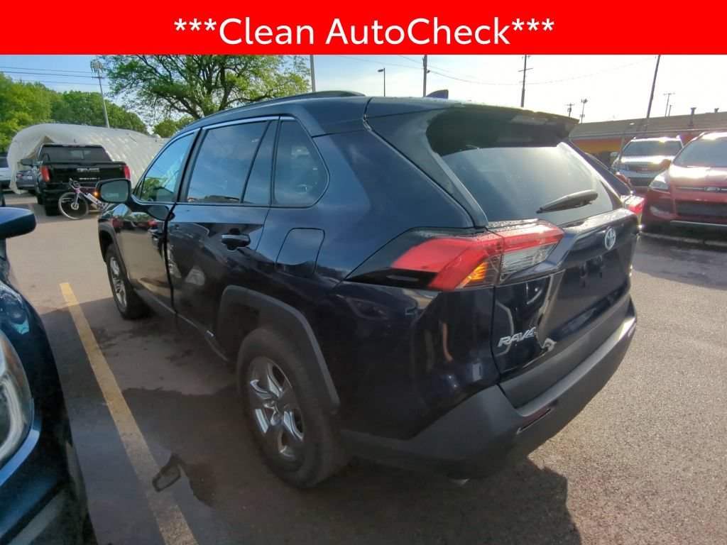 Used 2024 Toyota RAV4 XLE AWD/4WD image 4
