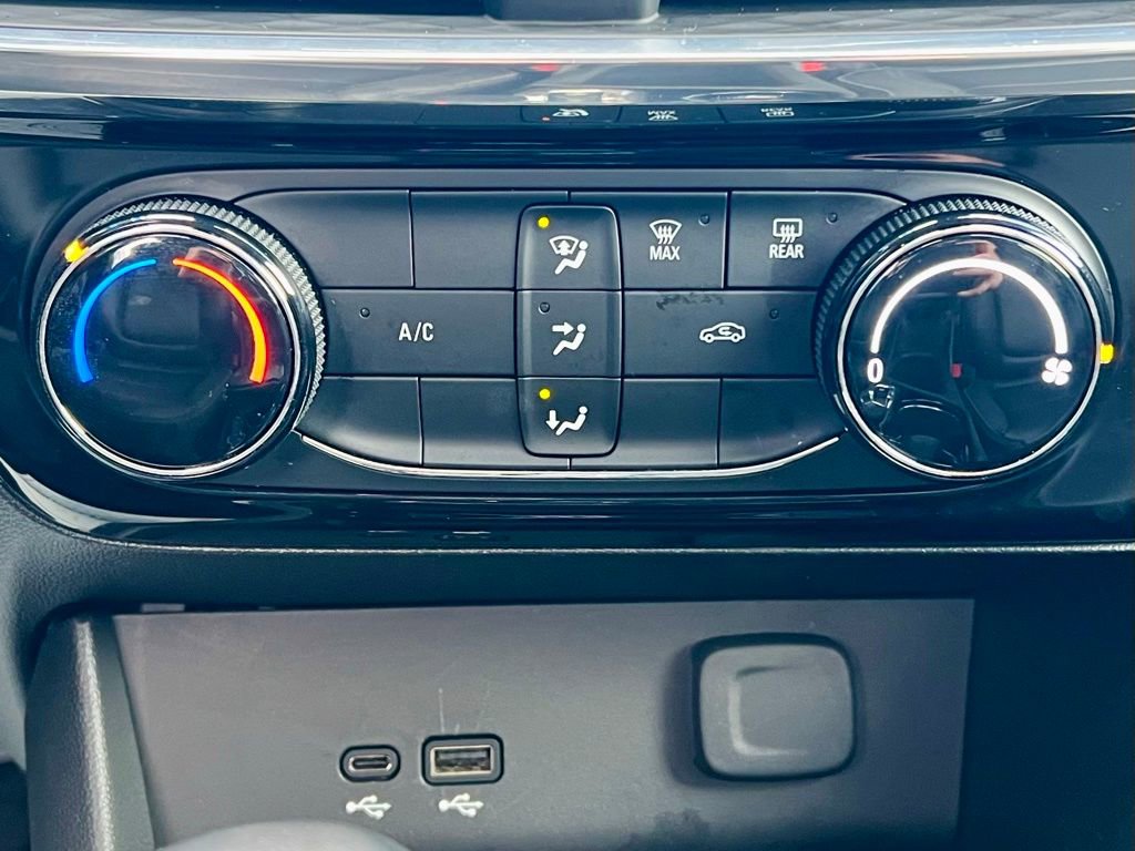 Used 2024 Buick Encore GX Sport Touring image 31