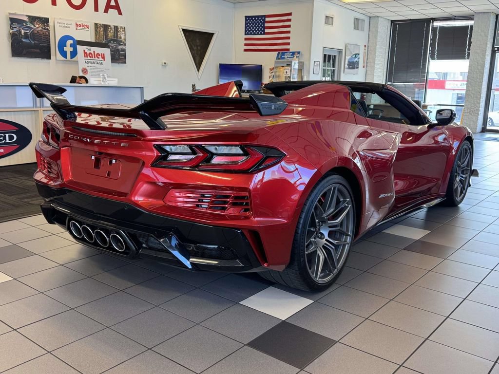 Used 2024 Chevrolet Corvette Z06 w/ Z07 Performance Package RWD image 21