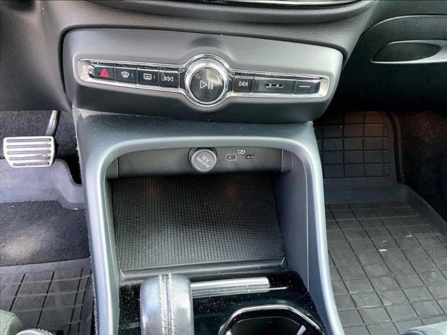 Used 2021 Volvo XC40 P8 Recharge w/ Protection Package Premier AWD/4WD image 23