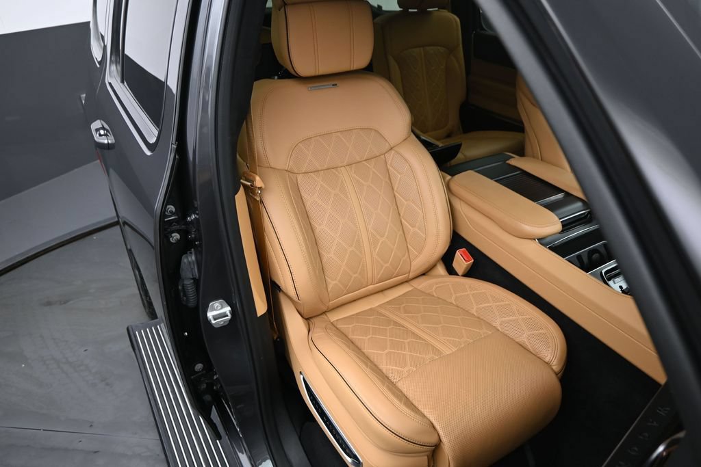 Used 2025 Jeep Grand Wagoneer Series III w/ Rear Seat Video Group 1 AWD/4WD image 11