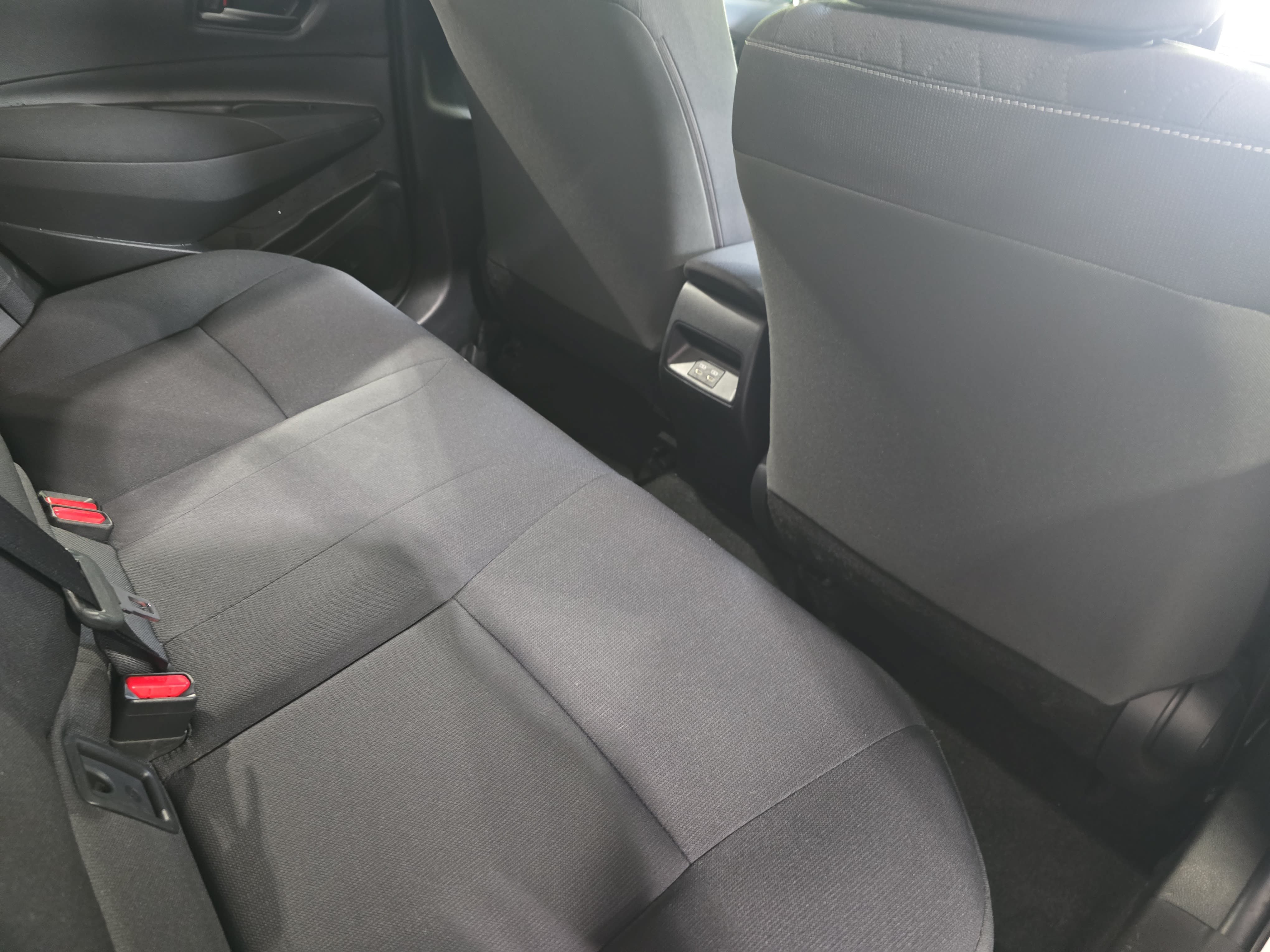 Used 2025 Toyota Corolla LE w/ LE Premium Package FWD image 11
