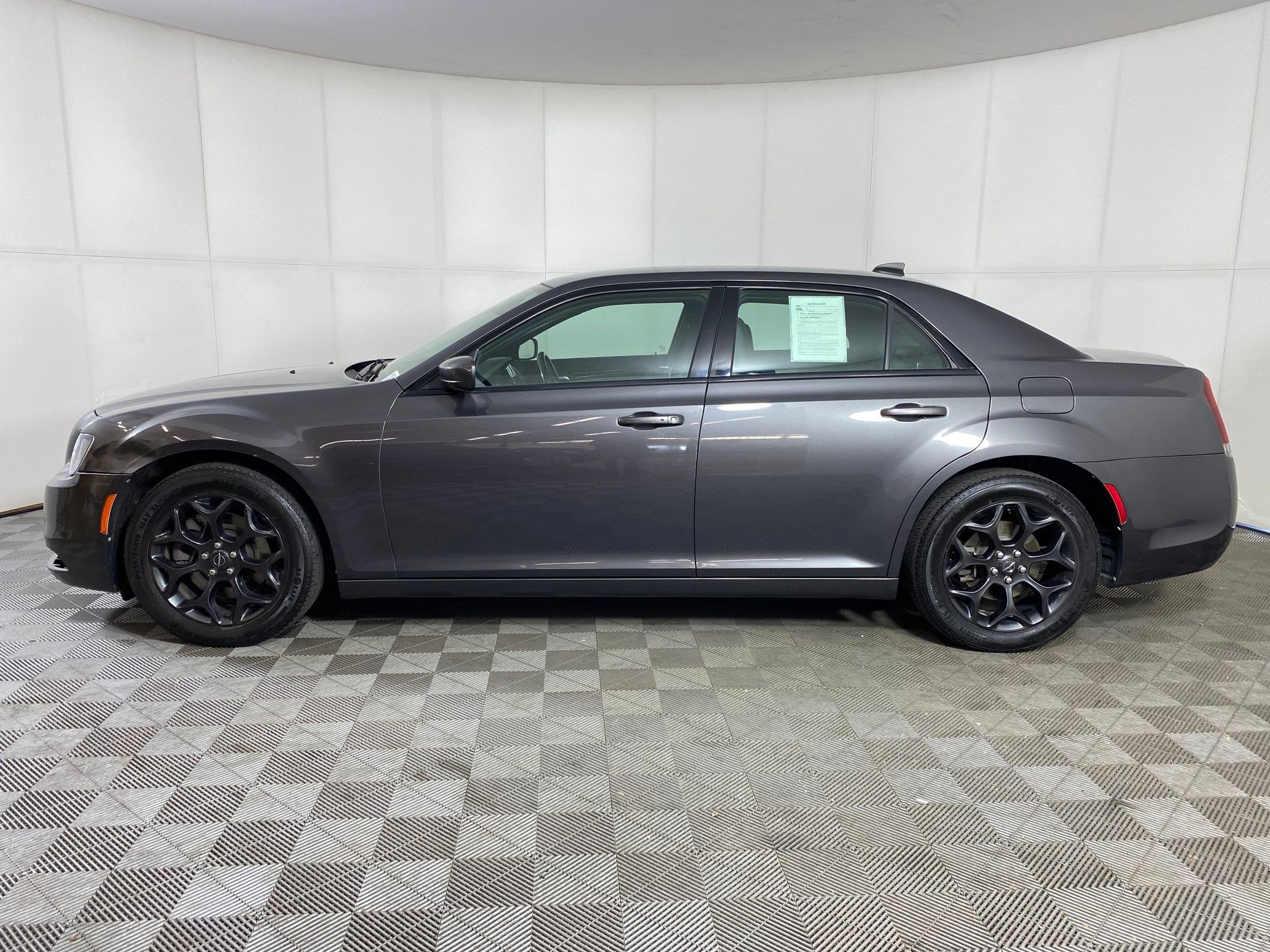 Used 2019 Chrysler 300 S image 2