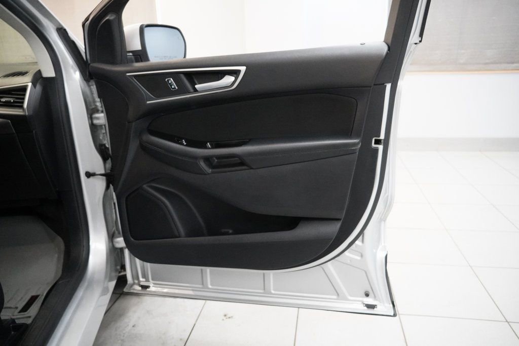 Used 2019 Ford Edge SEL image 28