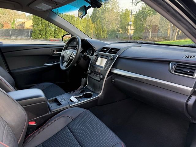 Used 2015 Toyota Camry SE image 9
