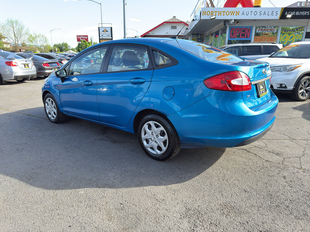 Used 2013 Ford Fiesta SE FWD image 4